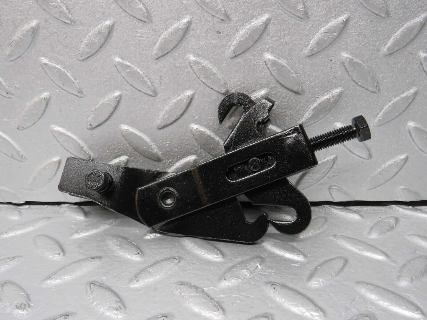 38942 Mercedes-Benz W201 190E 2.6L Handbrake Adjusting Handbrake Regulator