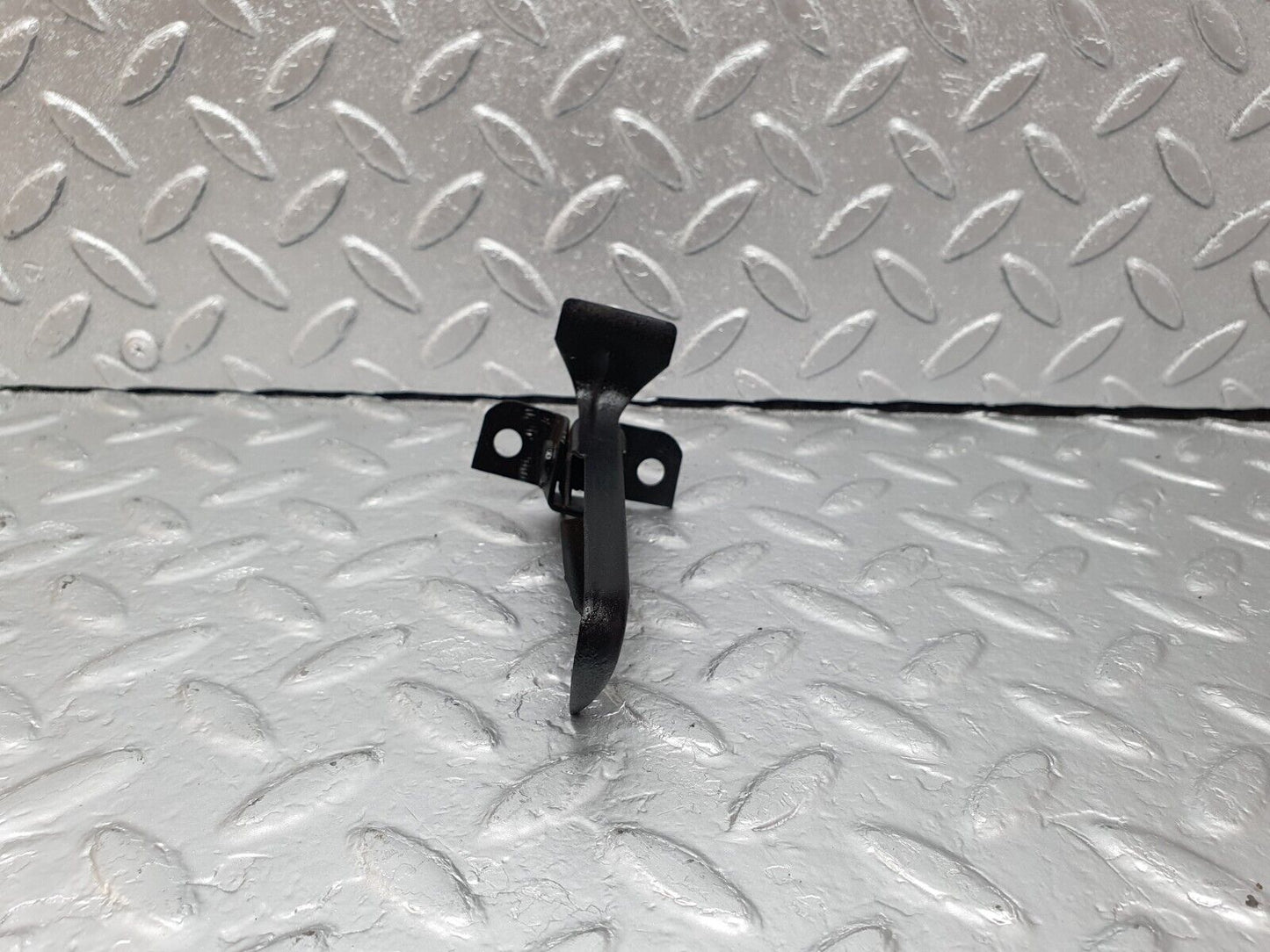 43256 Mercedes-Benz W108 280SE Bonnet Safety Latch