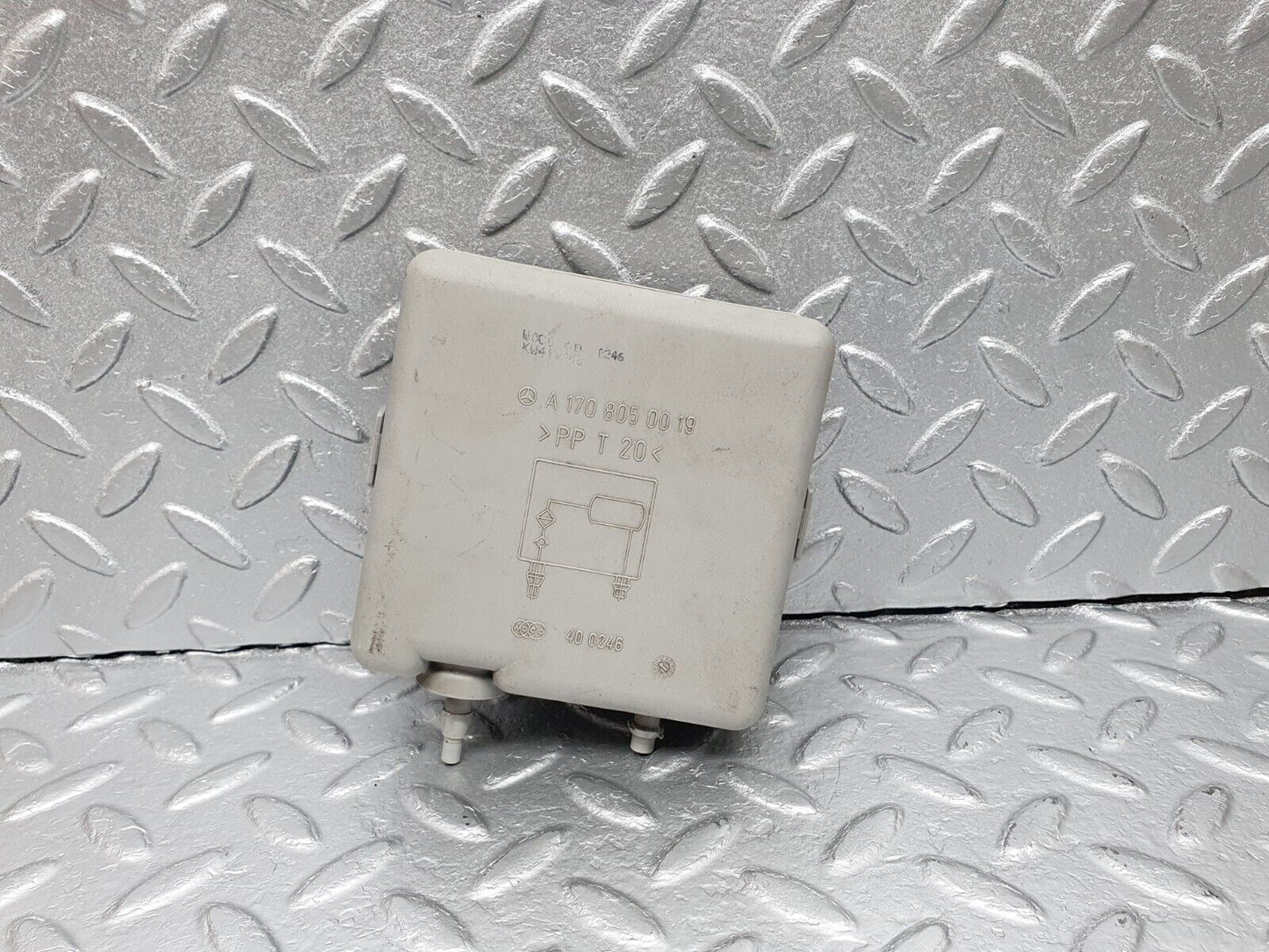 41865 Mercedes-Benz W202 C200 Vacuum Reservoir 1708050019