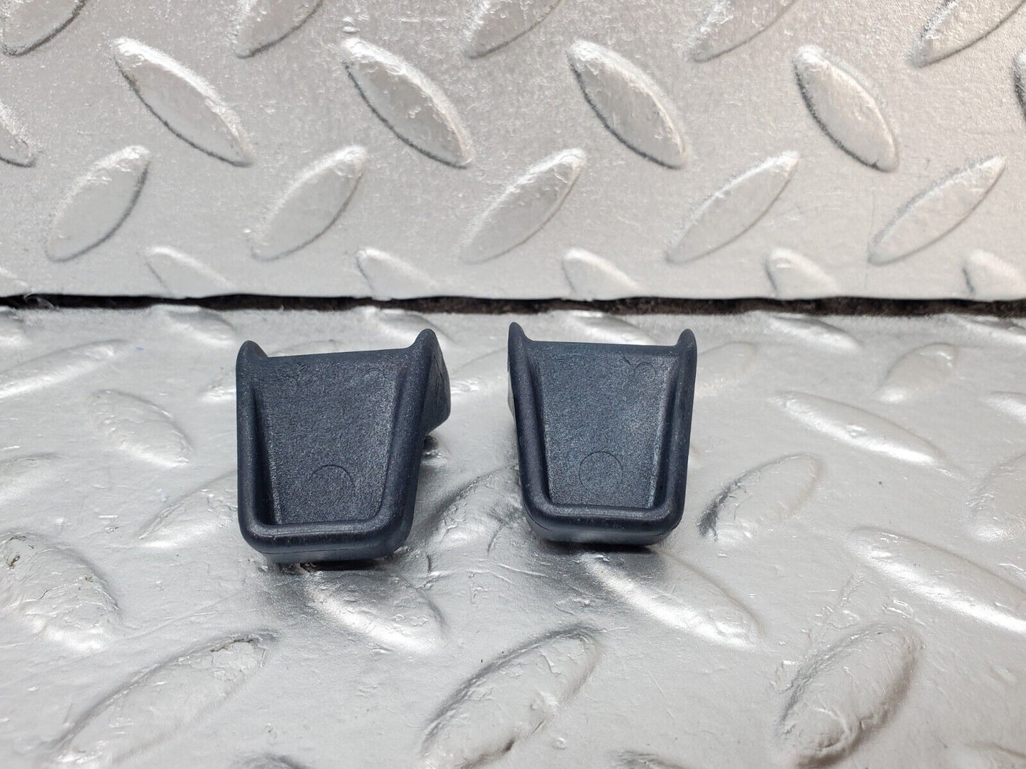 45028 Mercedes-Benz R129 300SL Coupe Rear Seat Holder 2x