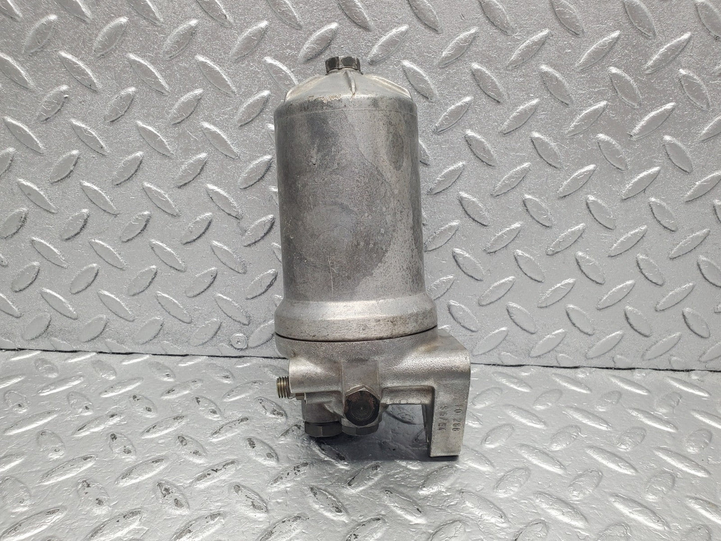 W112 oil filter housing used OEM