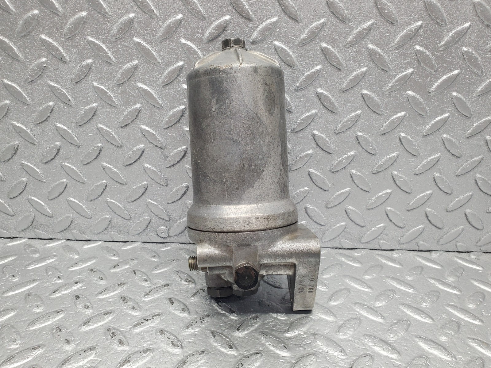 W112 oil filter housing used OEM