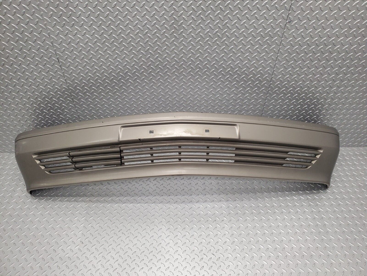 46099 Mercedes-Benz W126 420SE Front Bumper 1268802440 1268800205