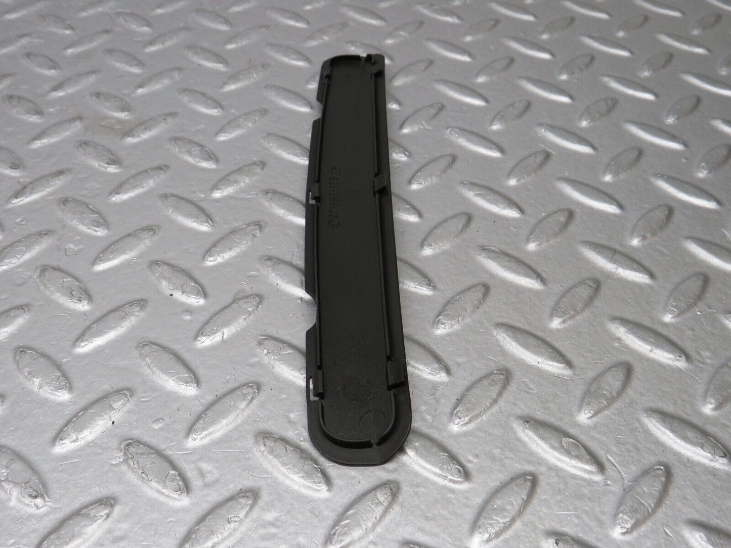 36689 Mercedes-Benz W201 190E 2.0L Windscreen Washer Nozzle Cover Trim 2018891325