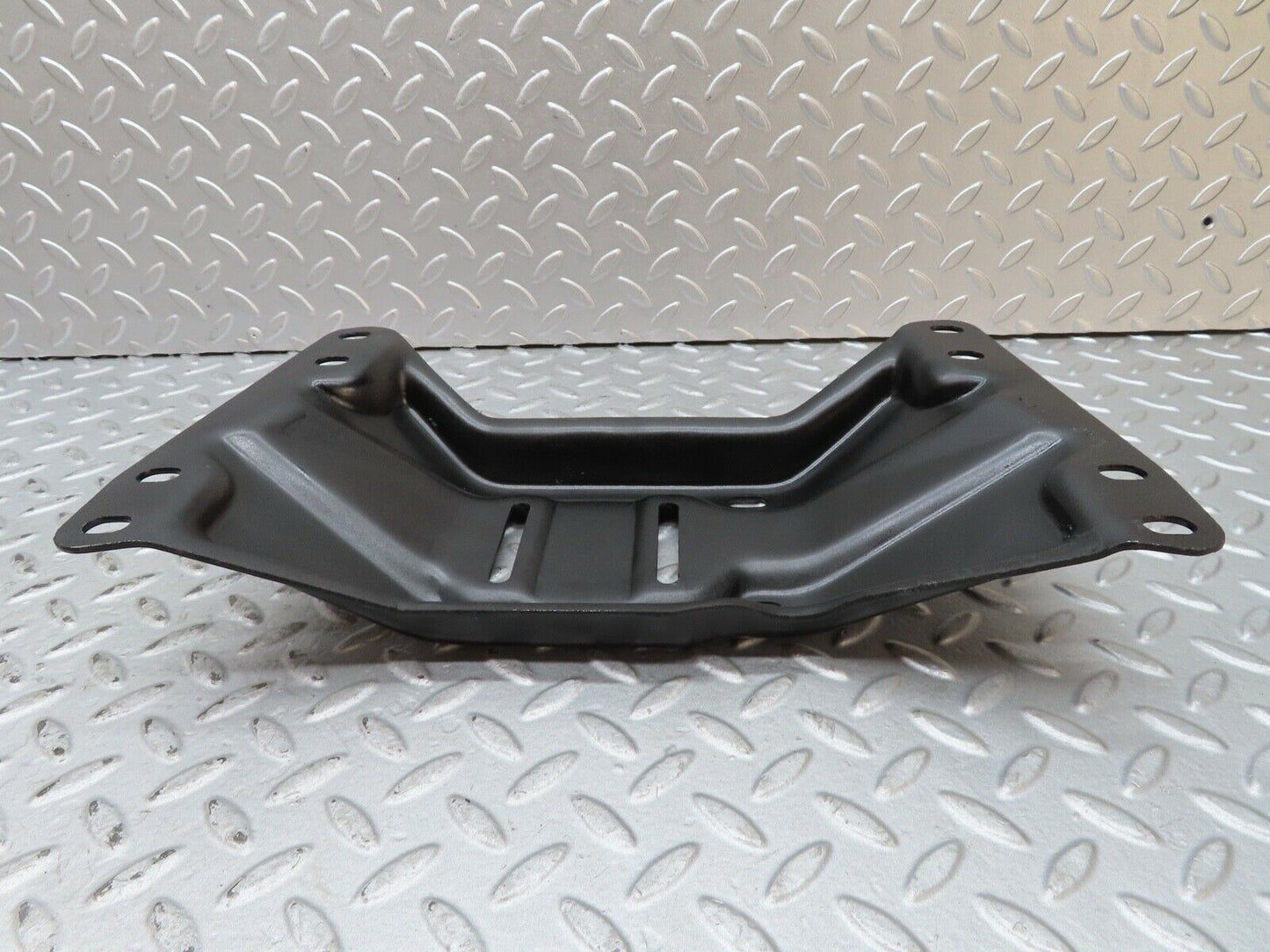 17595 Mercedes-Benz W116 450SEL Gearbox Mount Bracket
