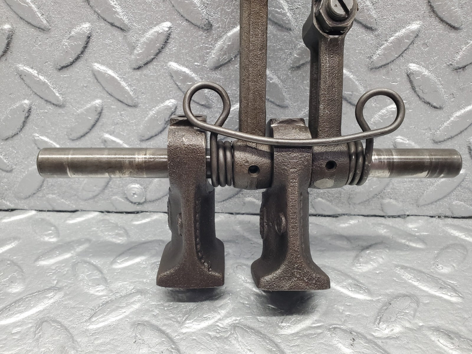 W112 rocker arm support arm shaft used OEM