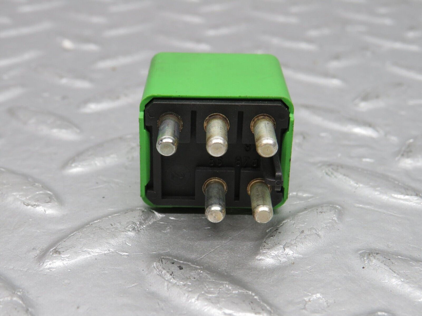 38671 Mercedes-Benz W201 190E Headlight Wiper Relay 1268202026