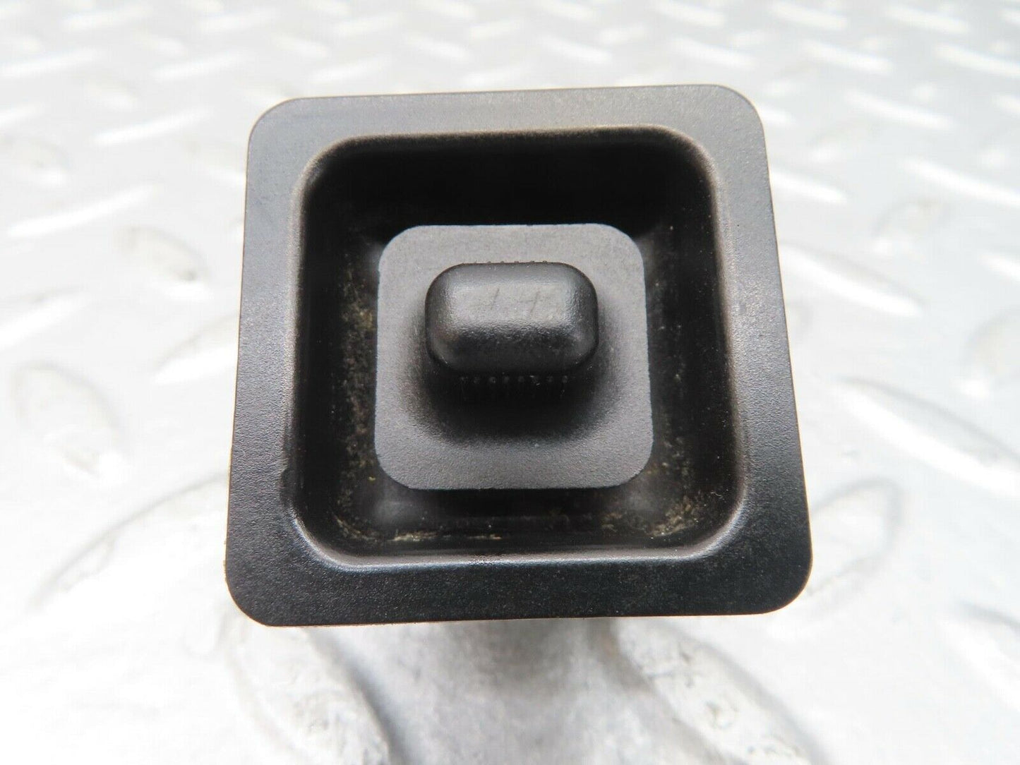 16102 Mercedes-Benz W123 280E Mirror Control Switch 2018200610