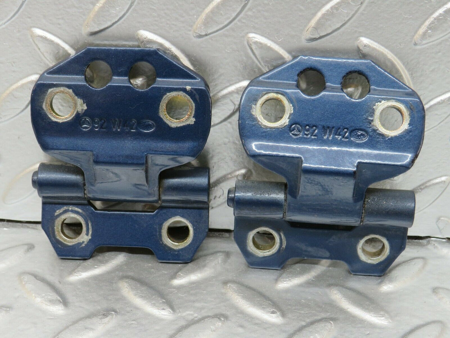 24394 Mercedes-Benz S124 220TE Wagon Door Hinge Right Side