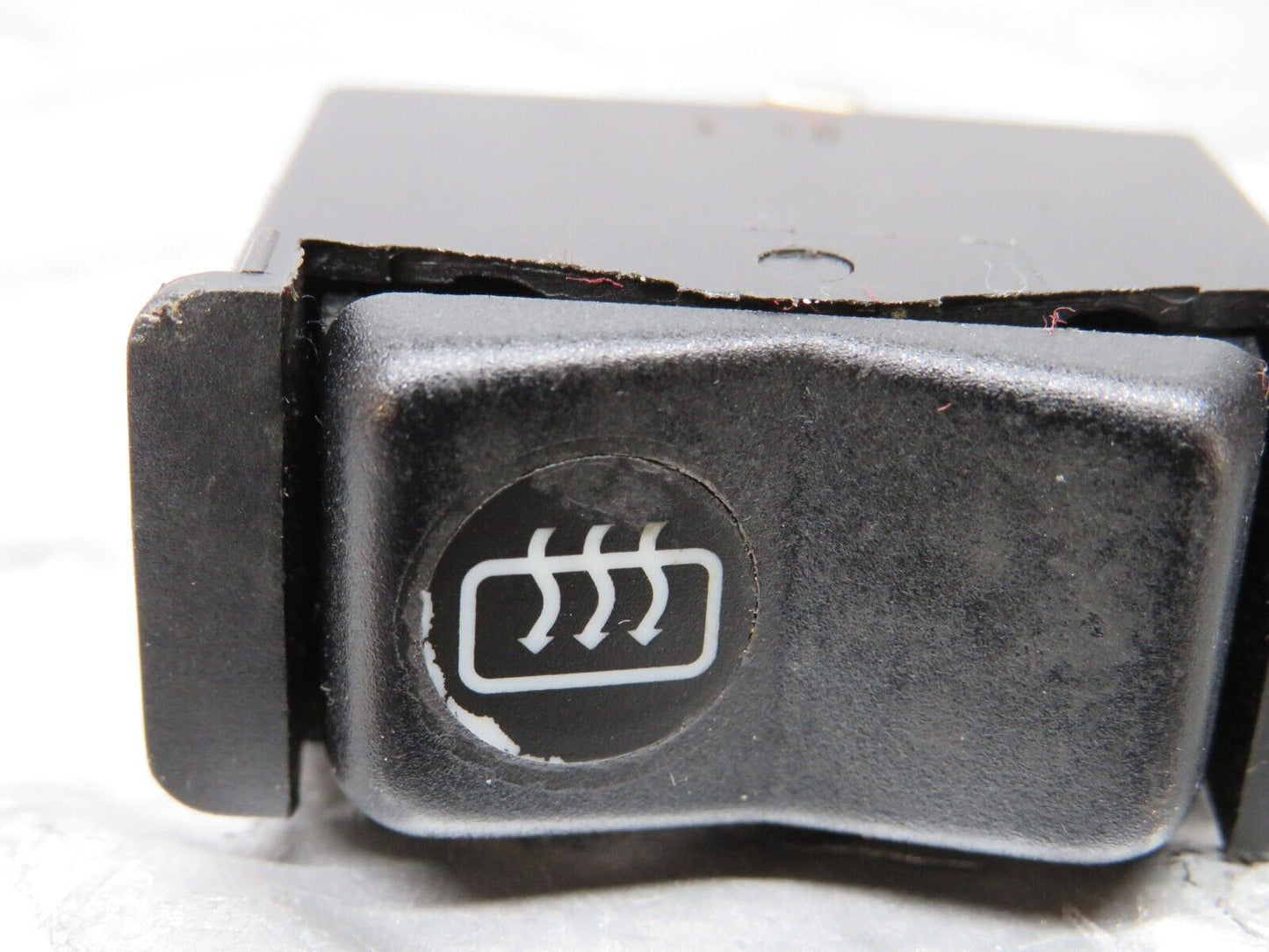 25347 Mercedes-Benz W201 190D Rear Heated Window Switch 0008206010