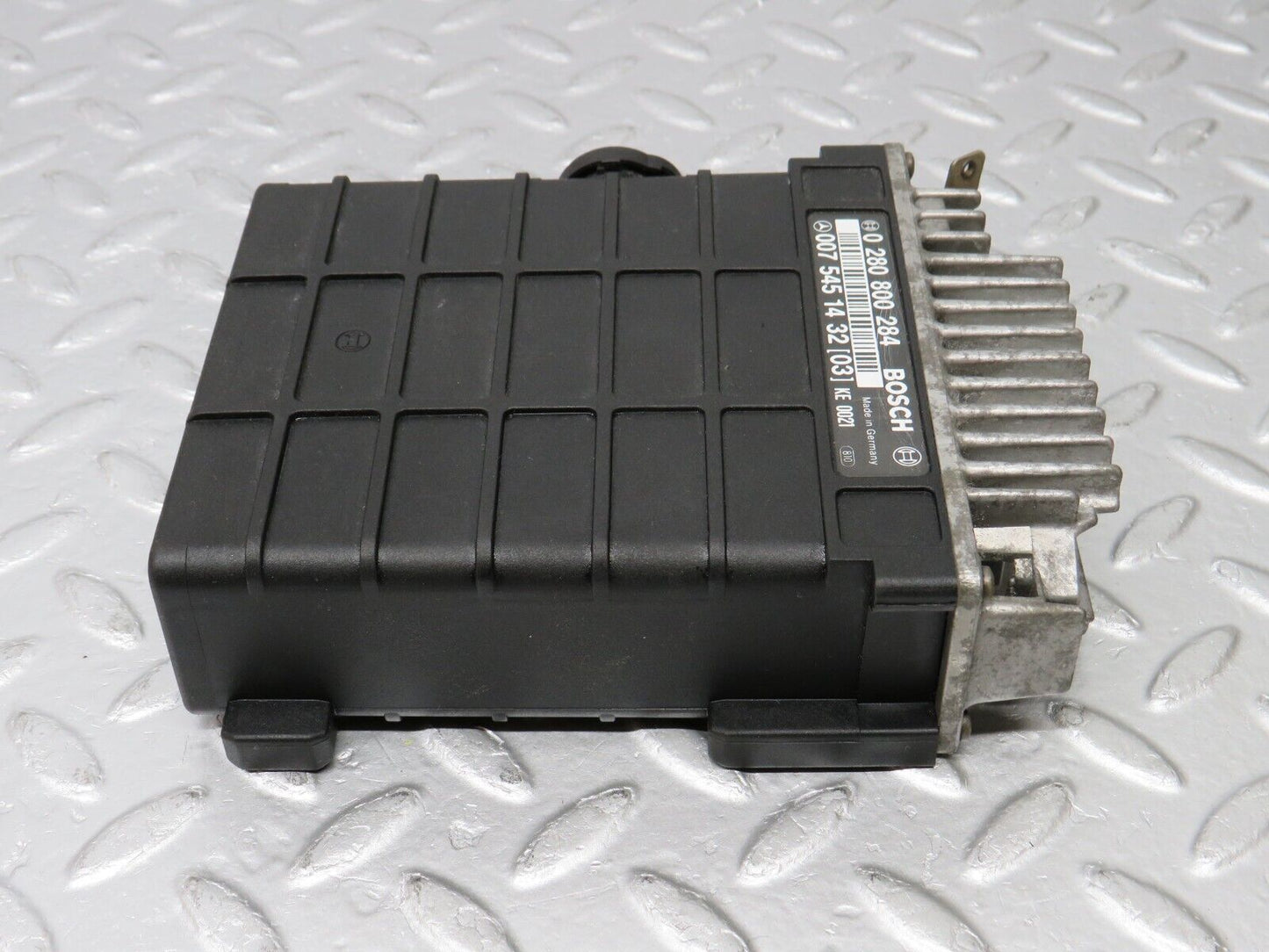 38808 Mercedes-Benz W201 190E 2.6L Engine Control Unit Bosch 0075451432 0280800284