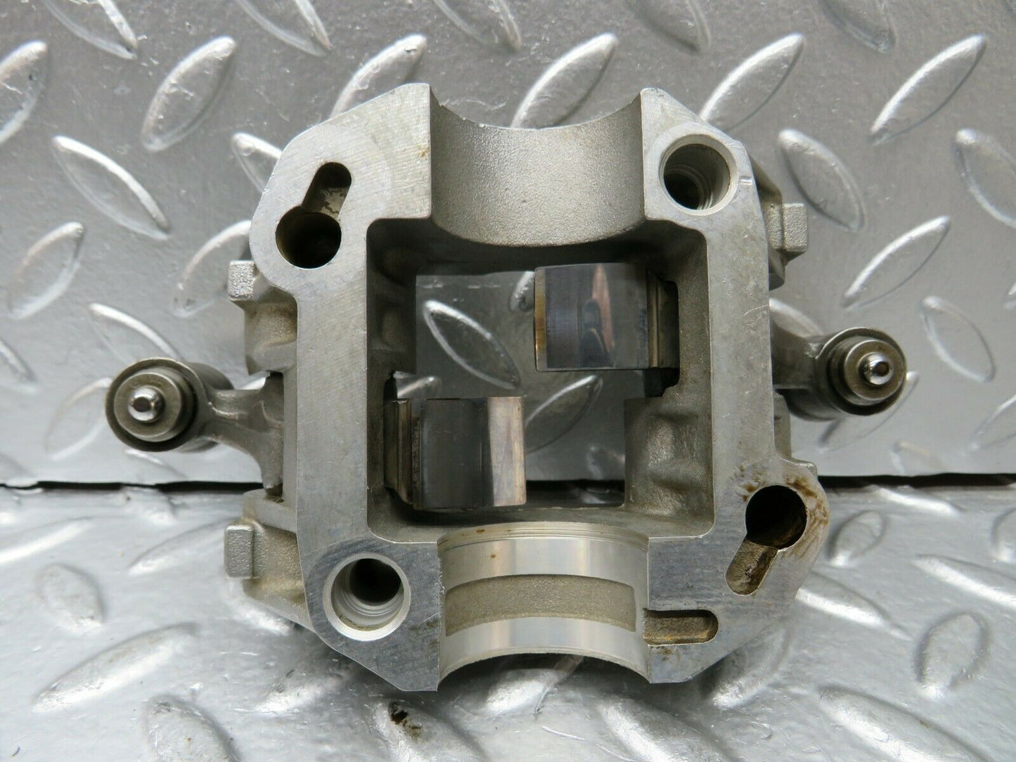 23073 Mercedes-Benz C123 230CE Coupe Rocker Arms Camshaft Bearing Block 1020512110