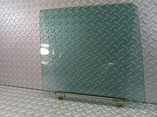 7863 Mercedes-Benz W115 220D Front Right Door Window Glass