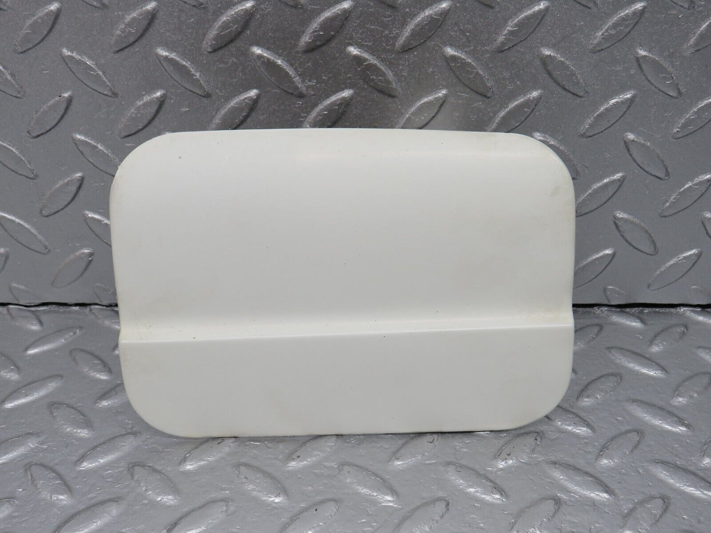 40660 Mercedes-Benz W123 300D Fuel Tank Flap Cap 1235840039