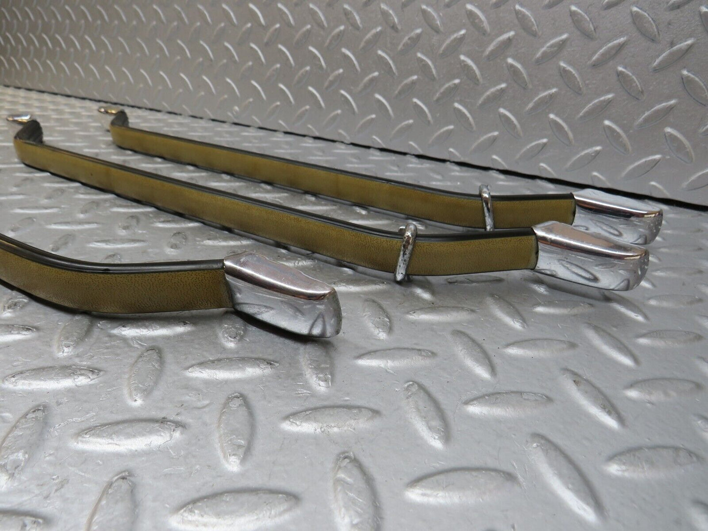 35721 Mercedes-Benz W108 Interior Roof Grab Handle Set Brown