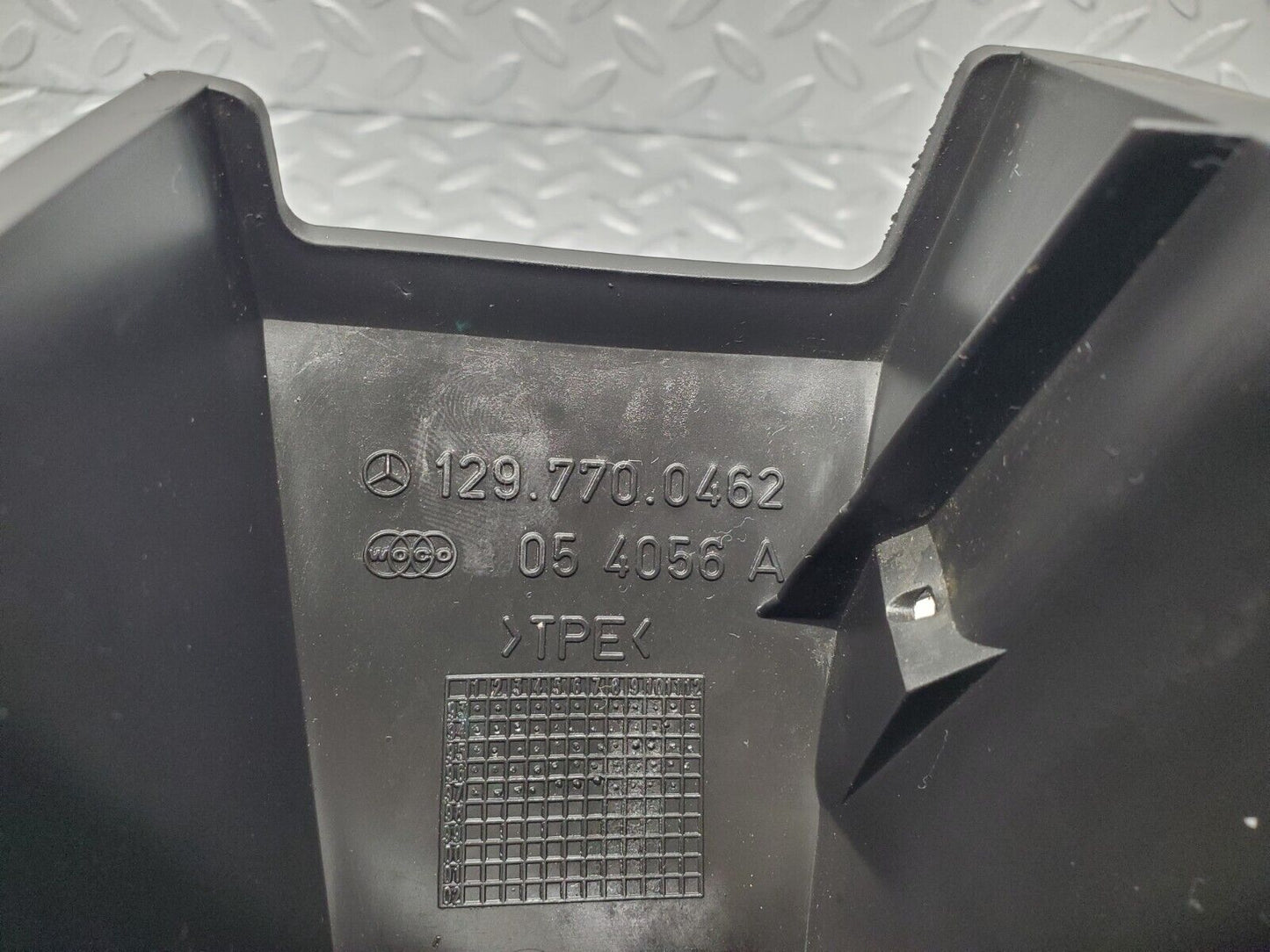47020 Mercedes-Benz R129 320SL Coupe Roof Folding Lift Cylinder Cover Right Side 1297700462