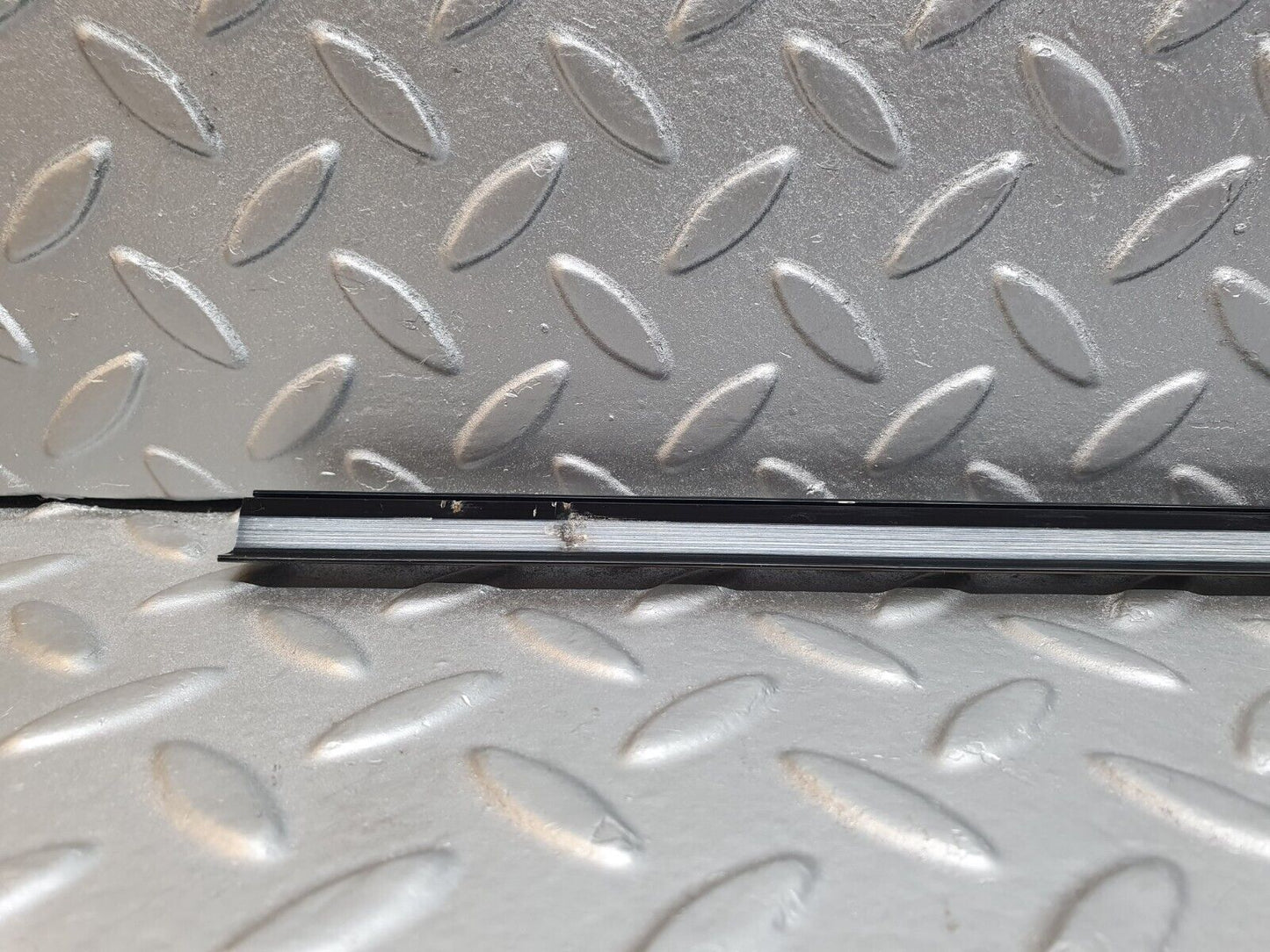 42611 Mercedes-Benz R129 320SL Coupe Left Door Window Moulding Trim