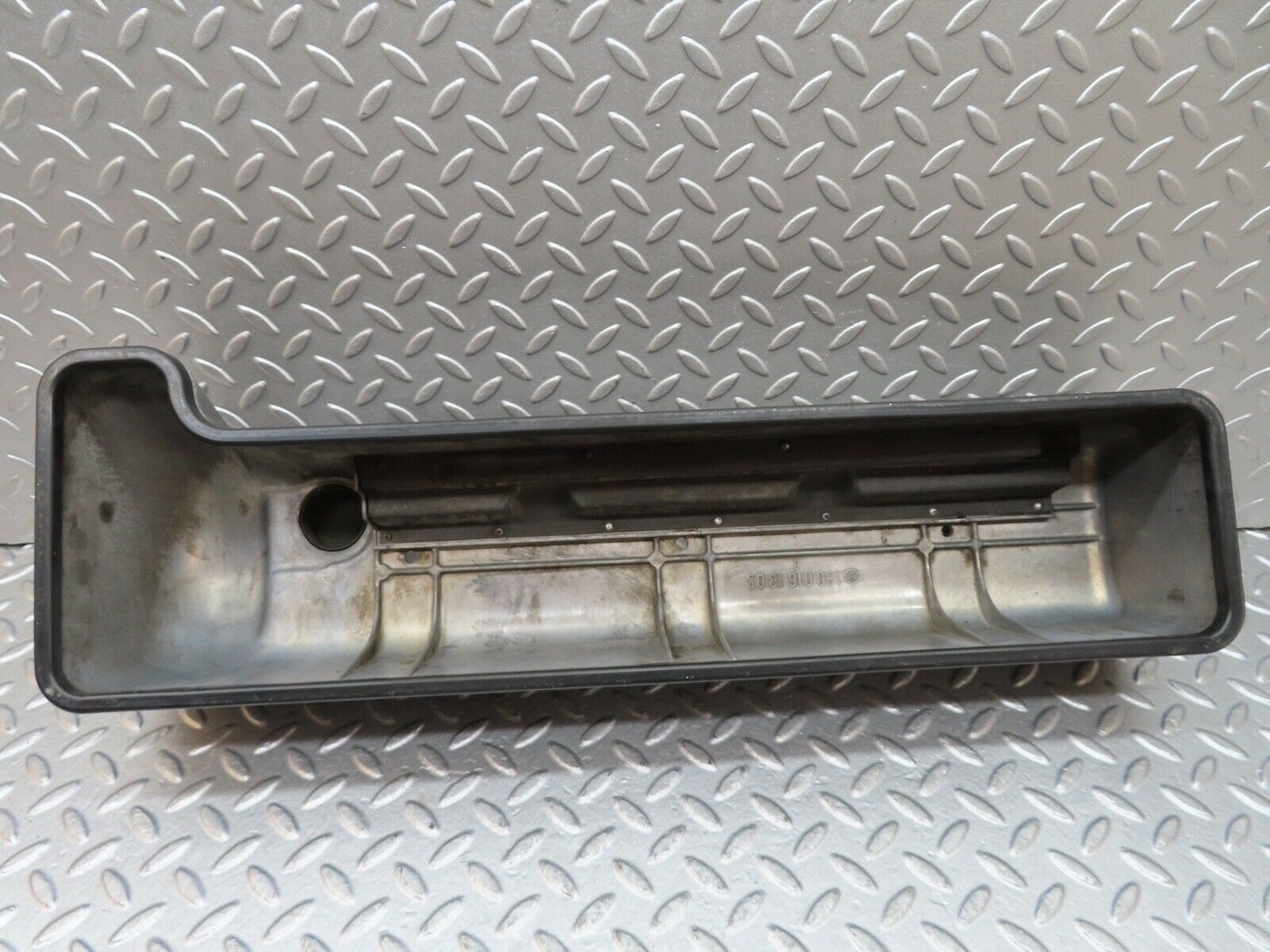 18480 Mercedes-Benz W111 220SE Coupe Cylinder Head Valve Cover 1800161305
