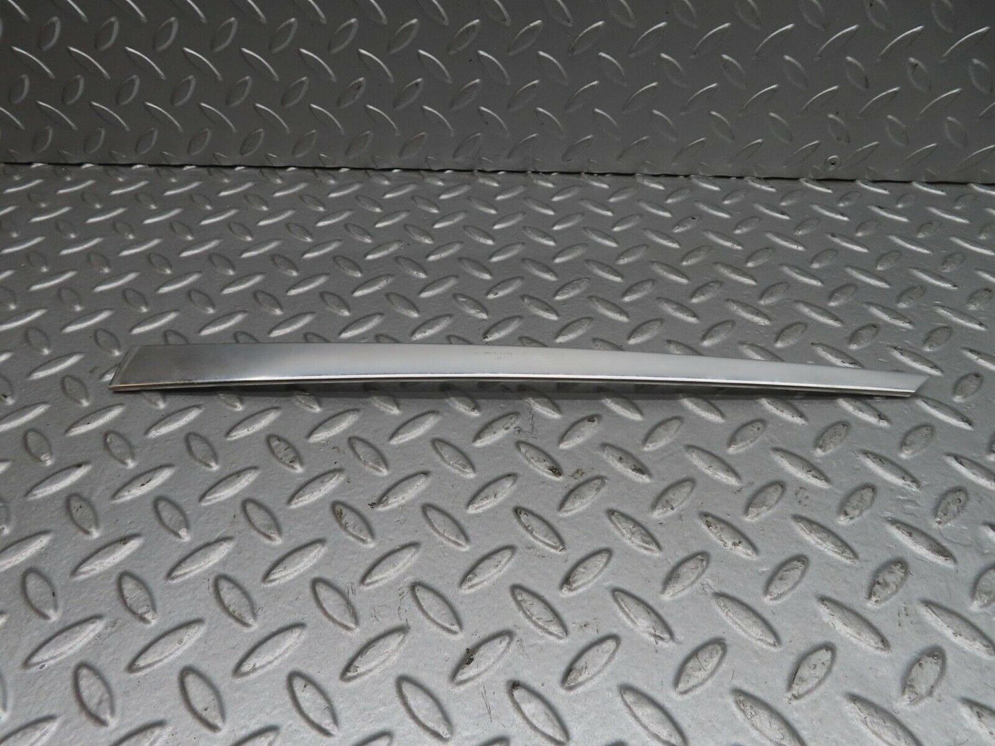 13598 Mercedes-Benz W123 200 Front Right Door Window Chrome Frame