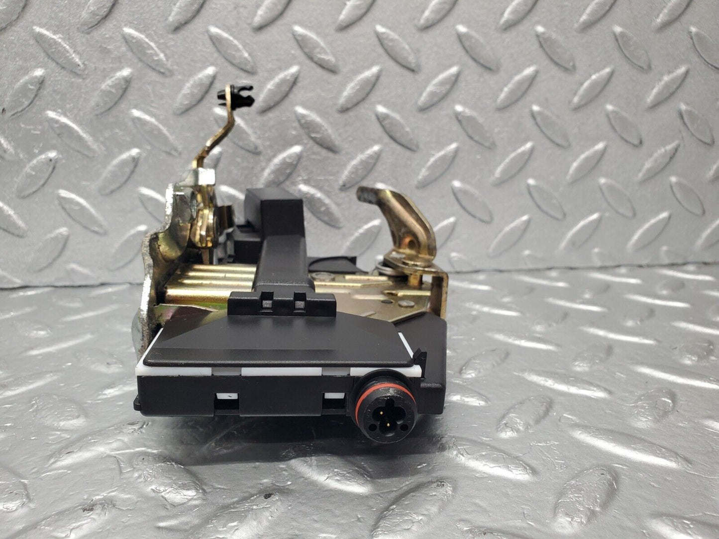 46750 Mercedes-Benz R129 320SL Coupe Left Door Lock Mechanism