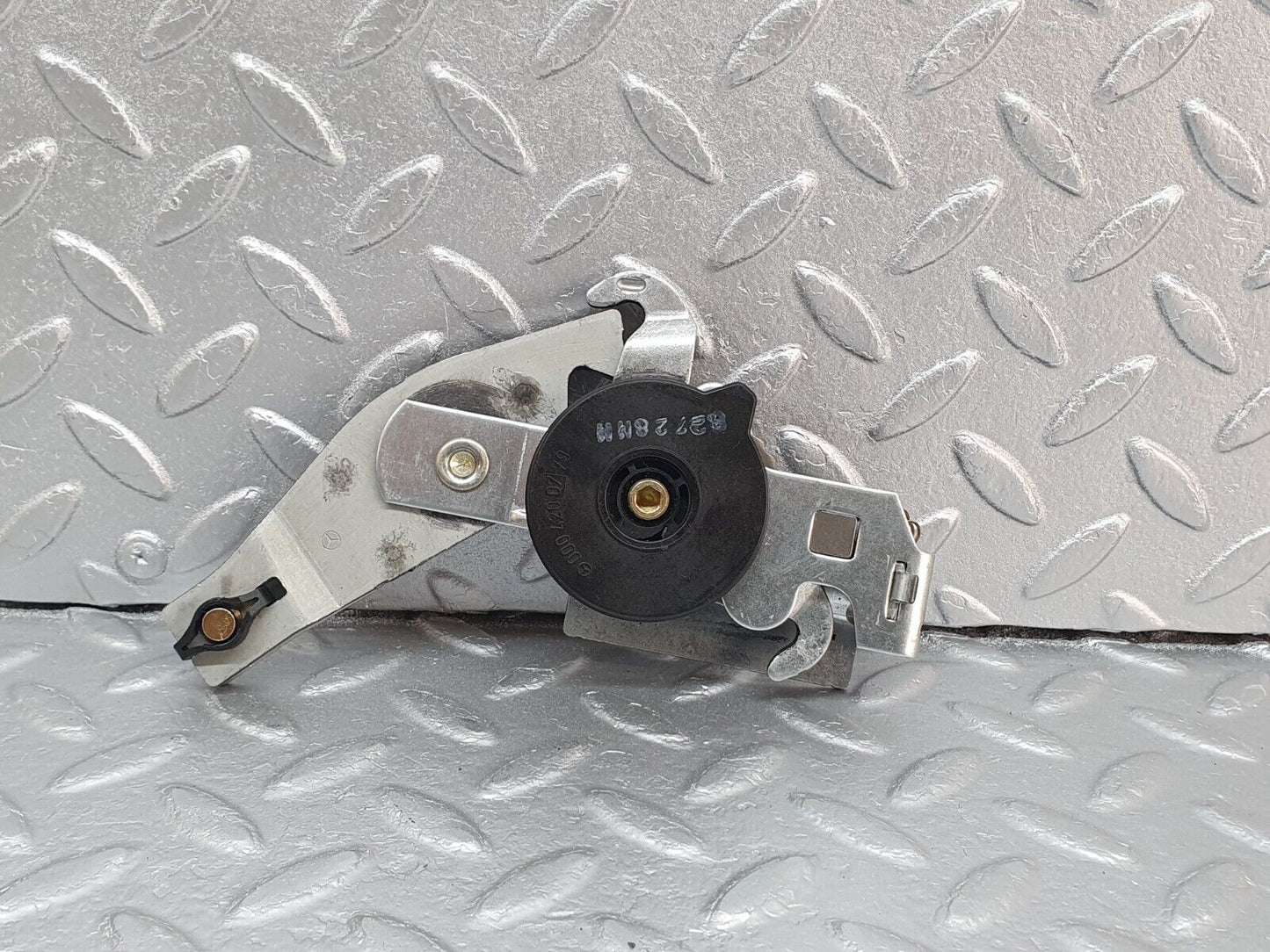 41741 Mercedes-Benz W202 C200 Handbrake Adjusting Handbrake Regulator 0004200779