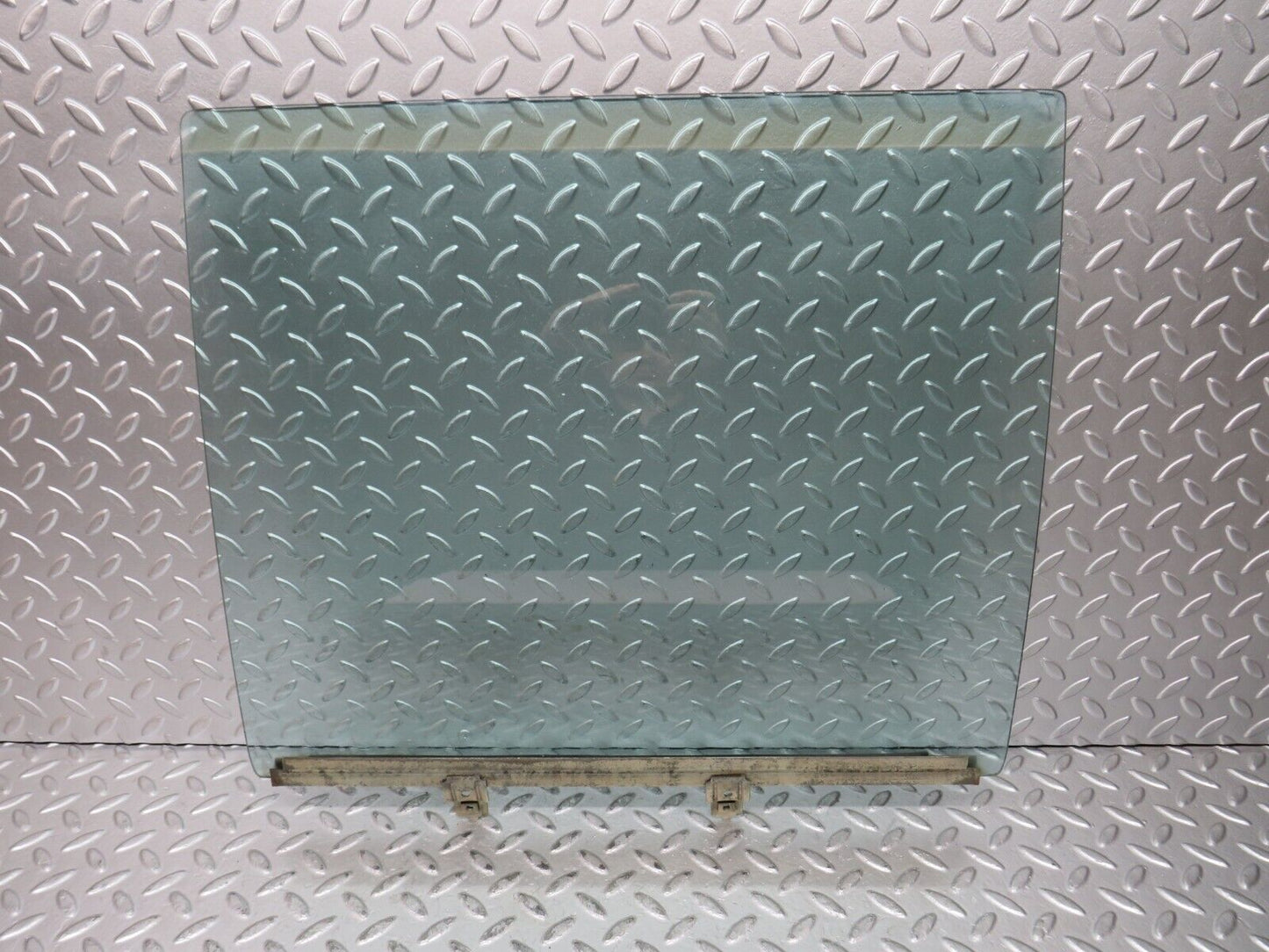 28532 Mercedes-Benz S123 240D Wagon Rear Left Door Window Glass