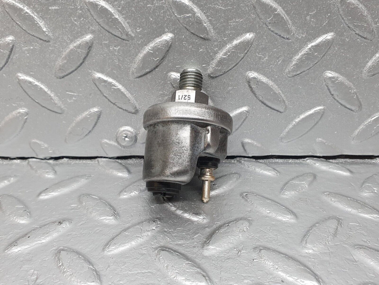 41662 Mercedes-Benz W124 200E Oil Pressure Sensor VDO