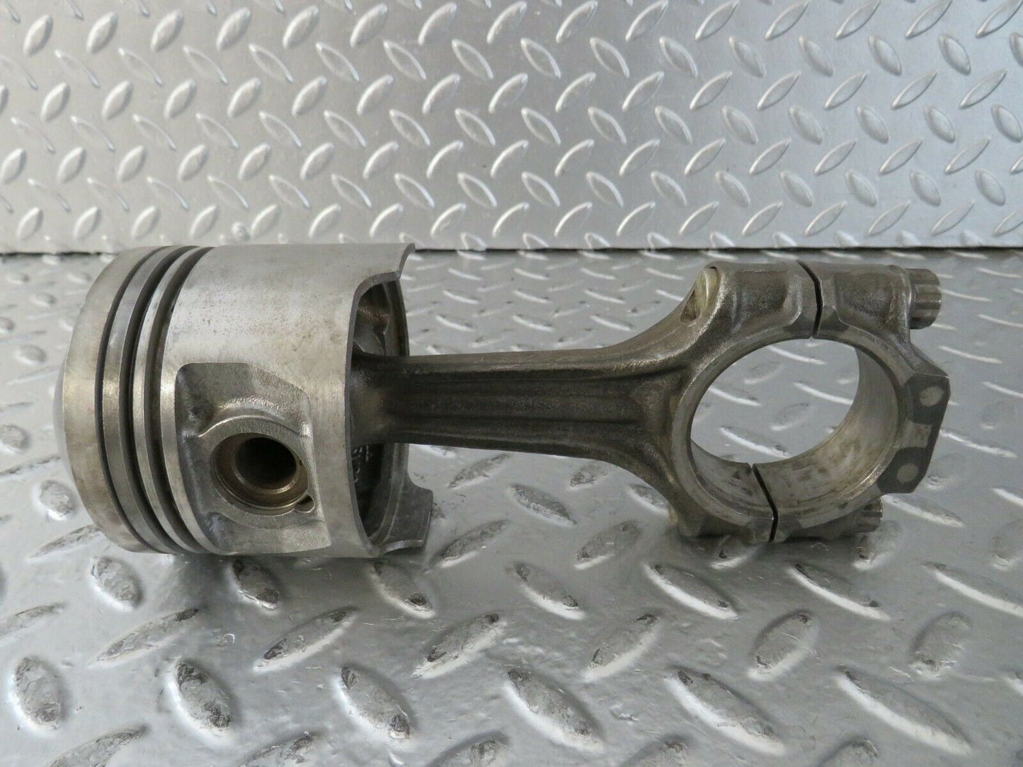 23582 Mercedes-Benz W114 280E Piston With Connecting Rod 86.00 mm