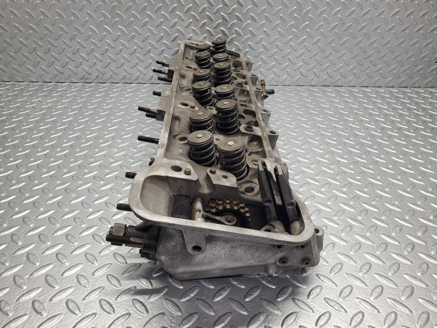 W112 cylinder head used OEM