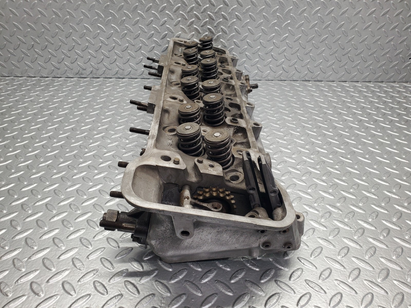 W112 cylinder head used OEM