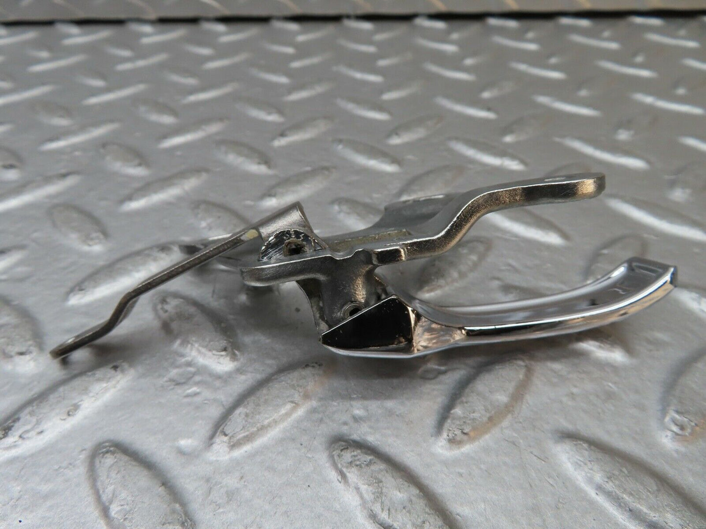 20842 Mercedes-Benz W114 250CE Coupe Left Interior Door Handle 1107660319