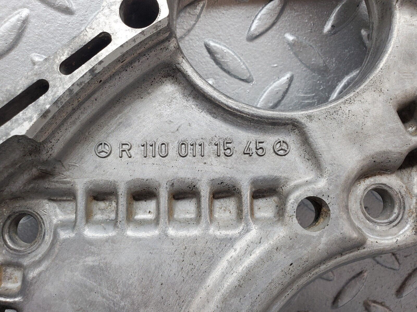 44518 Mercedes-Benz W123 280E Gearbox Flange 1100111545