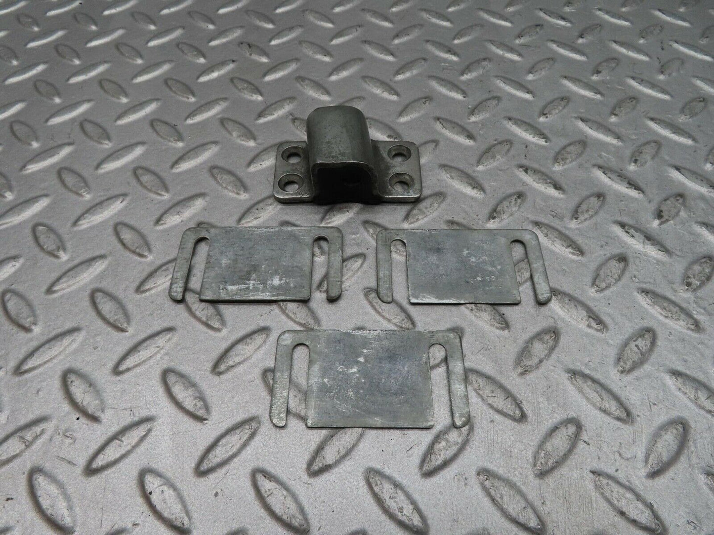 12458 Mercedes-Benz W108 280SE 3.5 Door Lock Latch Right Side