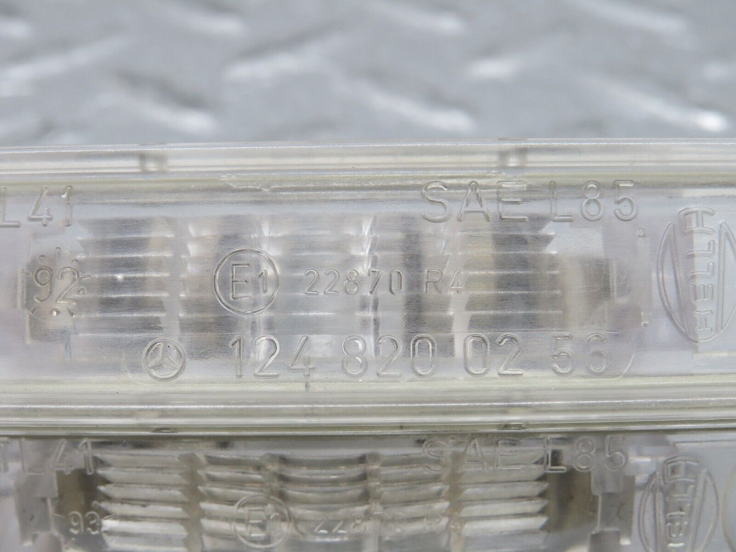 37749 Mercedes-Benz A124 320E Cabriolet number Plate Light 2x Hella 1248200256