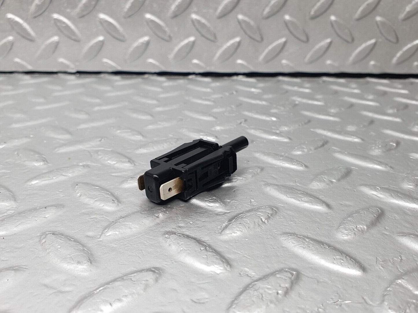 42991 Mercedes-Benz W201 190 Door Contact Switch 0015458714