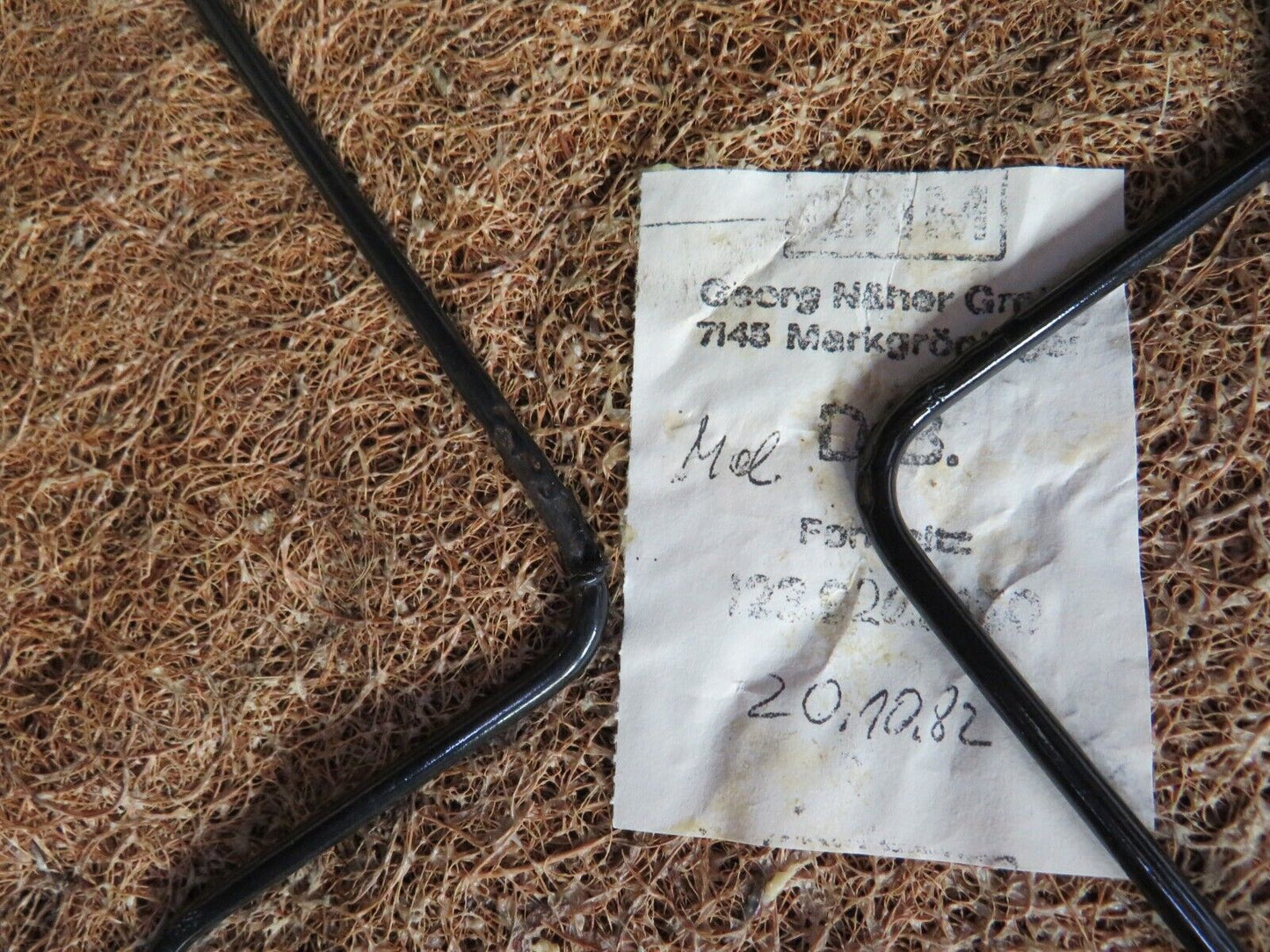 29615 Mercedes-Benz W123 230E Rear Seat Beige