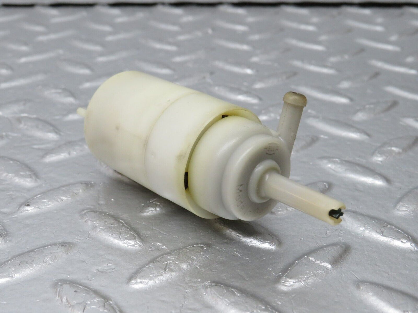 33611 Mercedes-Benz W201 190E 2.0L Windscreen Washer Pump 1248690221