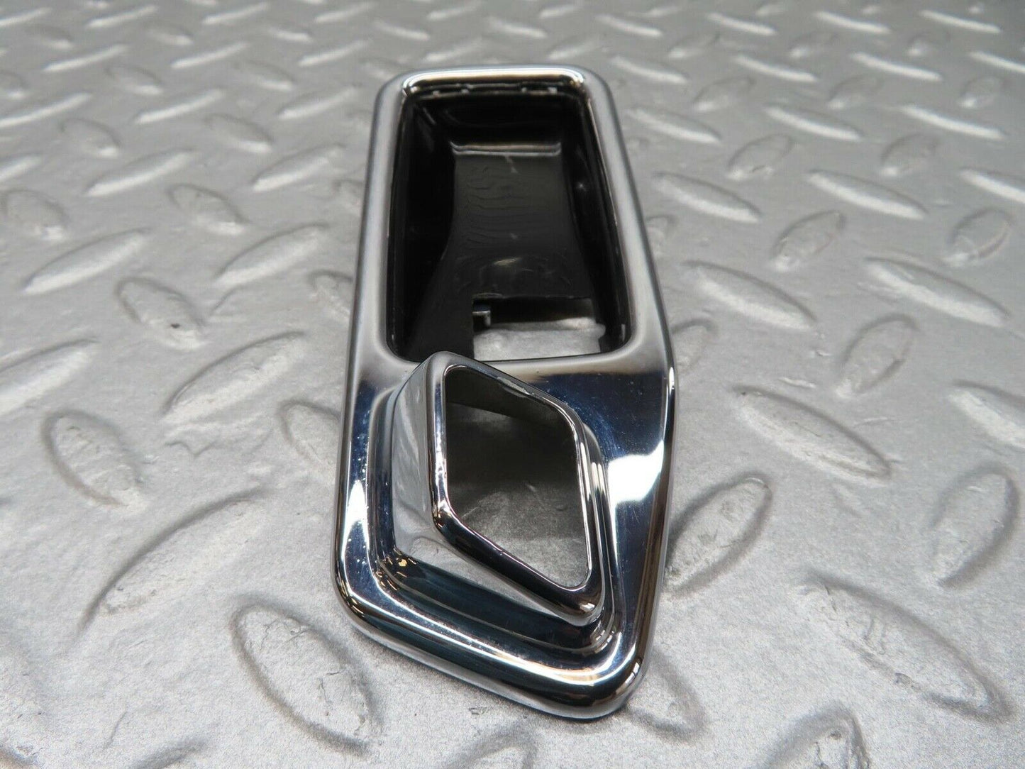 16059 Mercedes-Benz W123 280E Chrome Frame For Door Opener Left 1167660111