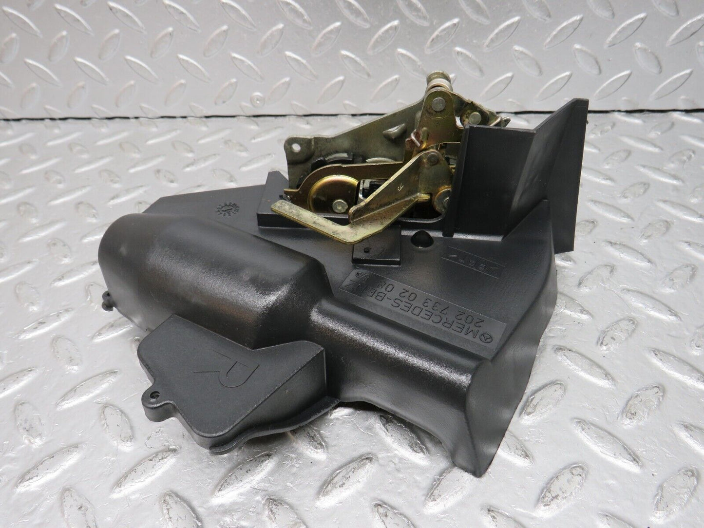 33407 Mercedes-Benz W202 C180 Rear Right Door Lock Mechanism 2027300635