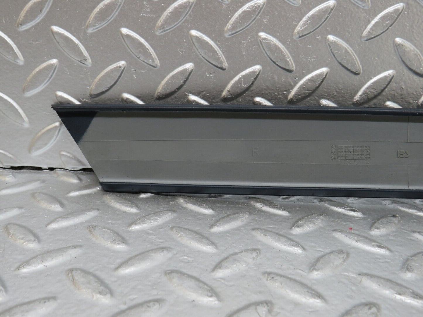 24995 Mercedes-Benz W140 S320 Rear Right Quarter Window Channel Inner Cover