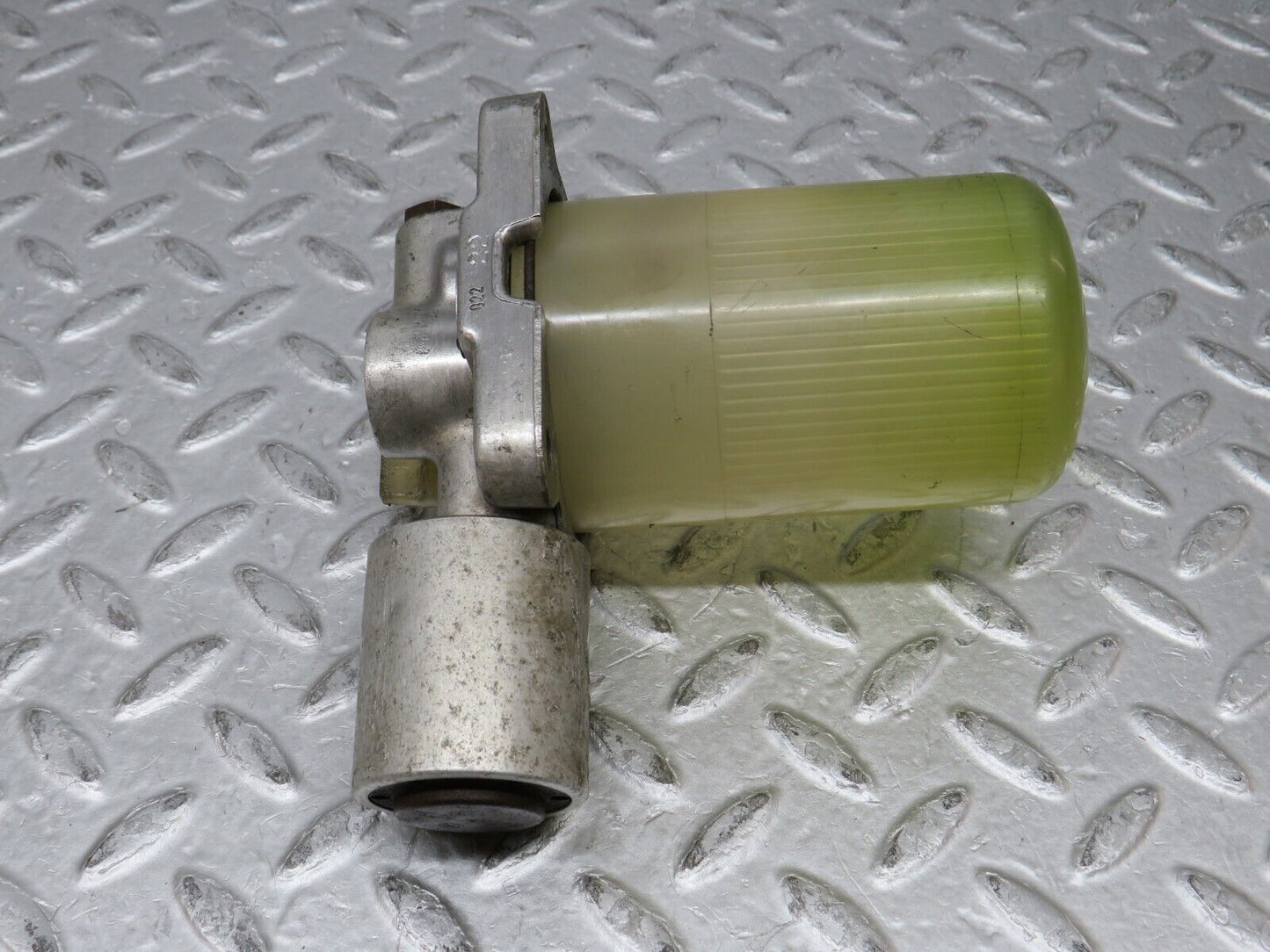 37329 Mercedes-Benz W109 300SEL Air Suspension Reservoir Bosch 0504001005