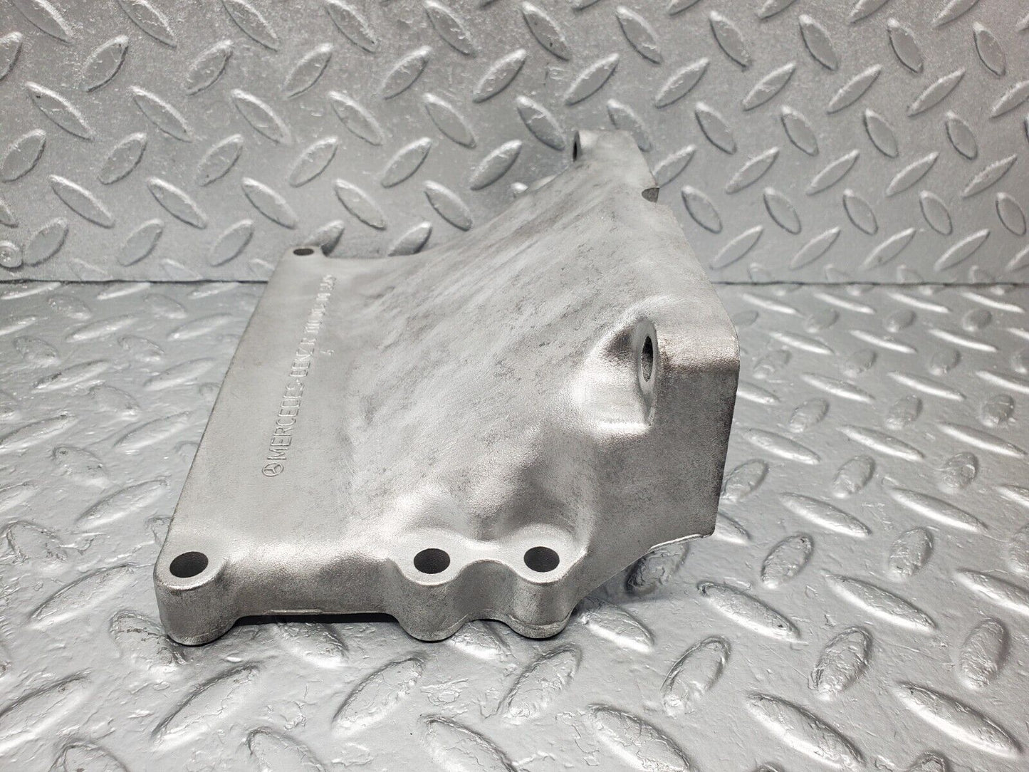 46648 Mercedes-Benz C123 280CE Coupe Gearbox Support 1100140195