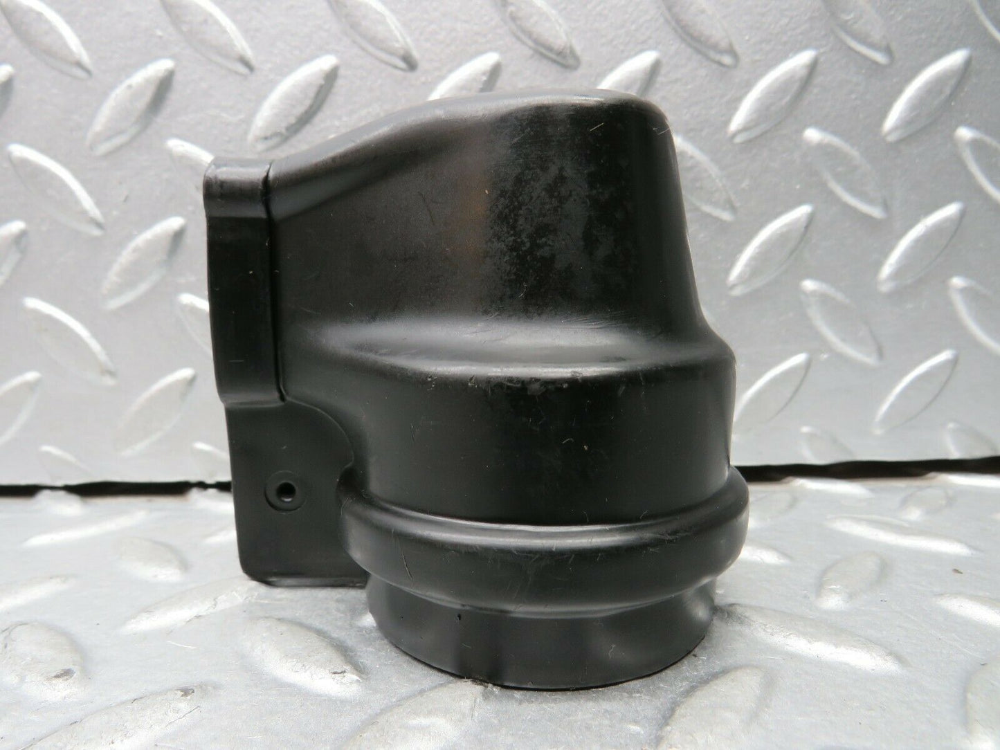 22225 Mercedes-Benz S123 280TE Wagon Ignition Coil Protective Cap 0001581785