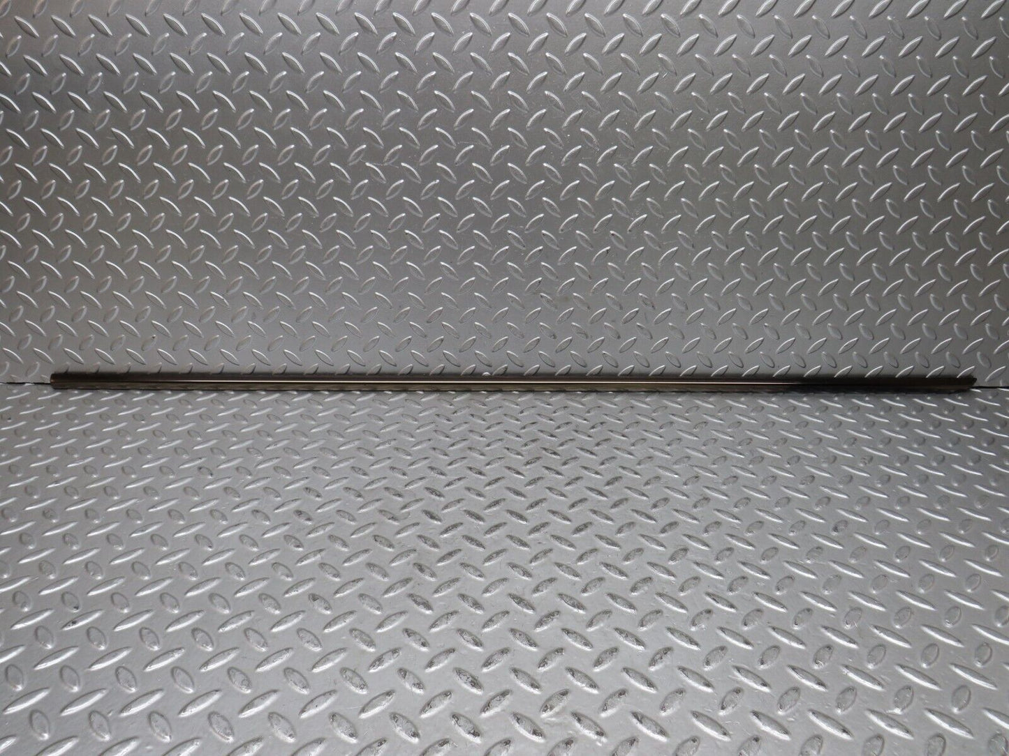 29001 Mercedes-Benz C124 320CE Coupe Front Right Door Chrome Trim