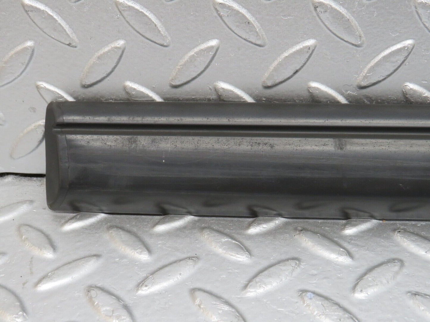 33959 Mercedes-Benz W124 260E Rear Left Door Centre Moulding Trim