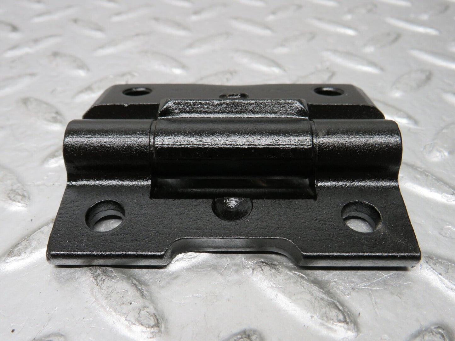 26868 Mercedes-Benz W123 240D Door Hinge Pair 1237200037