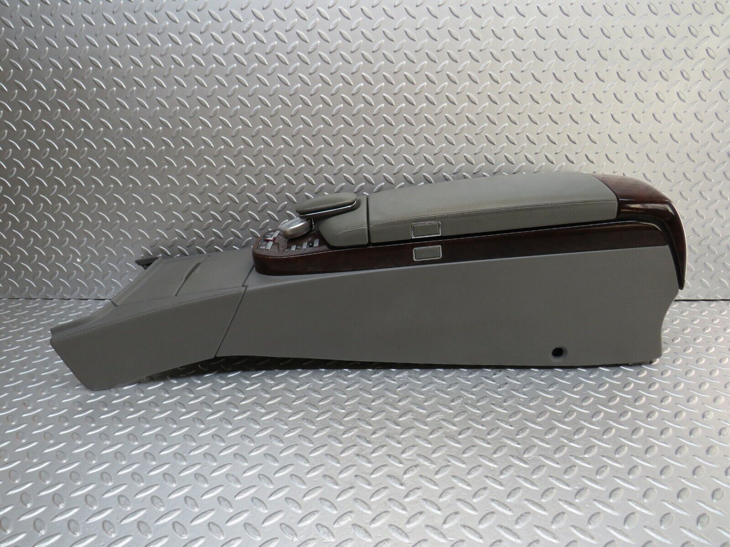 35124 Mercedes-Benz W221 Centre Console