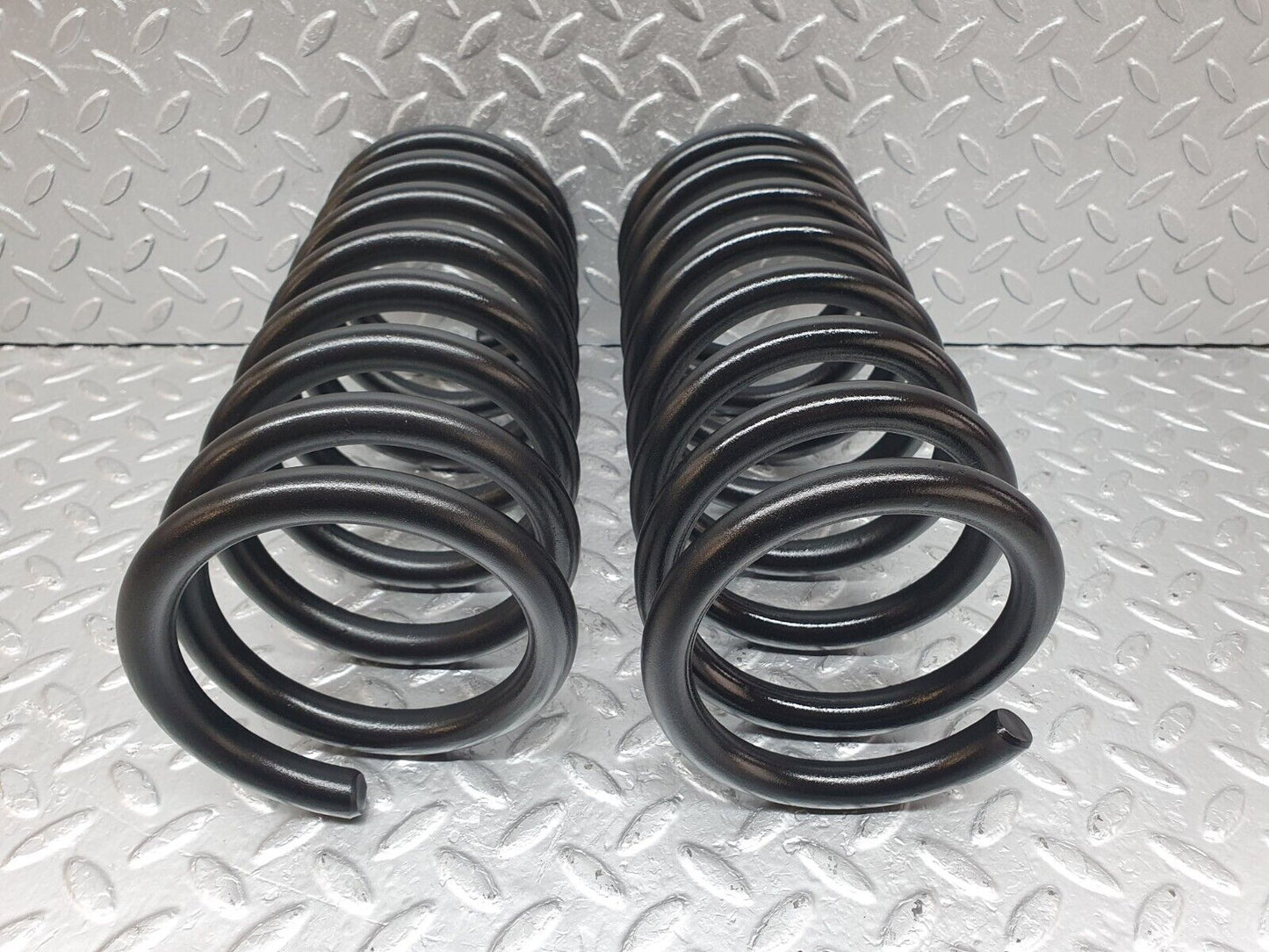 43475 Mercedes-Benz W108 280SE Rear Coil Spring Pair