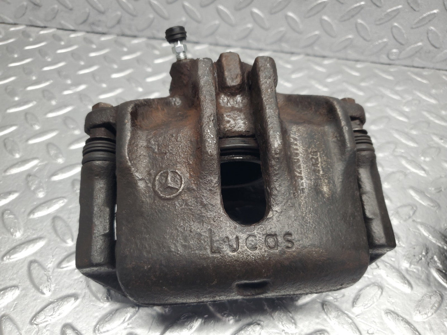 W124 Wagon front brake calipers with brackets used OEM