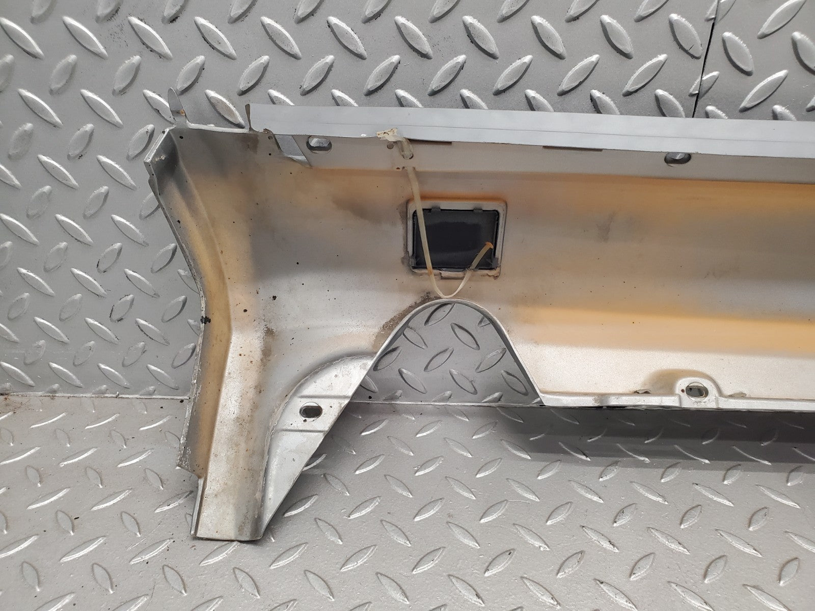 W124 Wagon side skirt left side used OEM